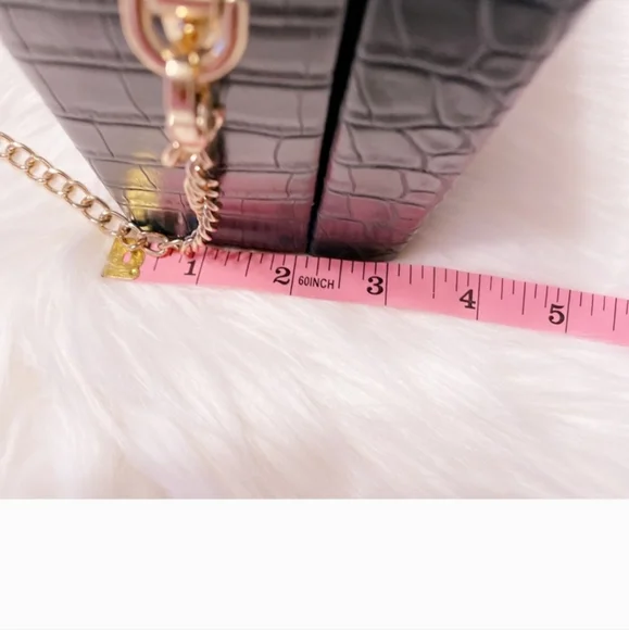 Woman's NWOT PURSE 👜 - Picture 2 of 11